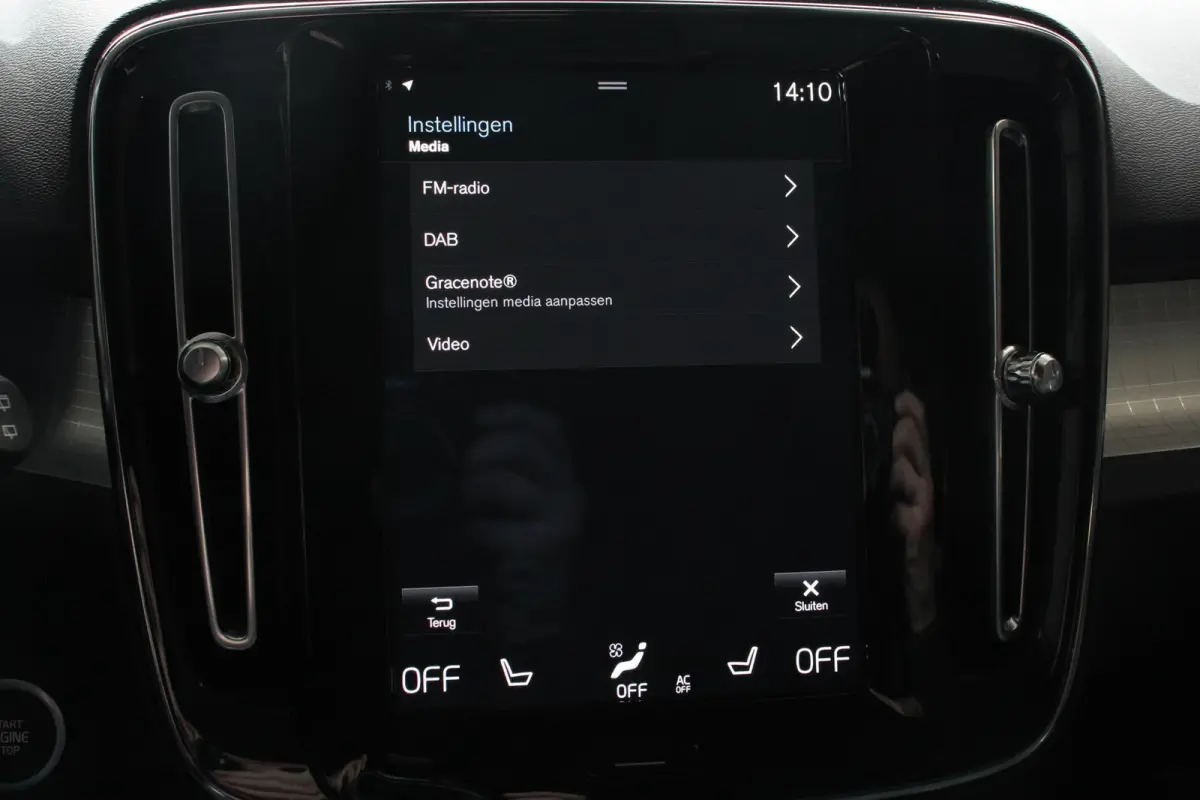 1.5 T3 163 pk Automaat Momentum Navigatie Apple Carplay Android Auto Parkeersensor achter Adaptive Cruise Control Virtual Cockpit Stoelverwarming LED kop- en mistlampen Lane Assist