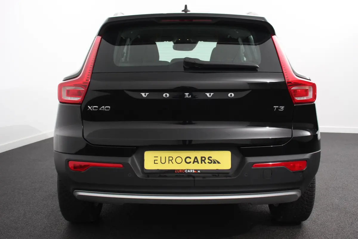 1.5 T3 163 pk Automaat Momentum Navigatie Apple Carplay Android Auto Parkeersensor achter Adaptive Cruise Control Virtual Cockpit Stoelverwarming LED kop- en mistlampen Lane Assist