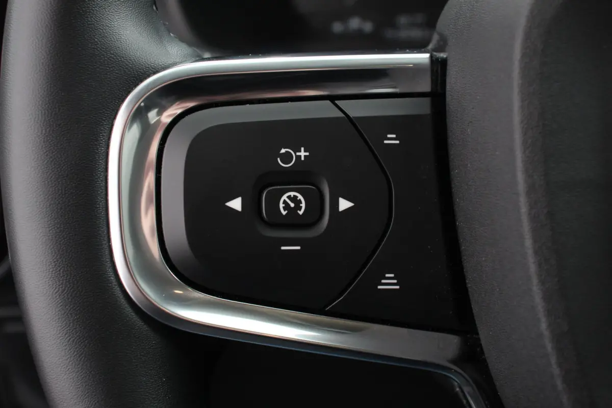1.5 T3 163 pk Automaat Momentum Navigatie Apple Carplay Android Auto Parkeersensor achter Adaptive Cruise Control Virtual Cockpit Stoelverwarming LED kop- en mistlampen Lane Assist