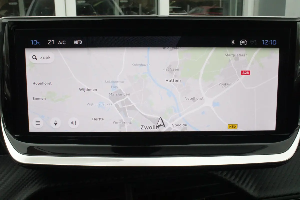 1.2 100PK ALLURE | CAMERA VOOR + ACHTER | PARKEERSENSOREN VOOR + ACHTER | DRAADLOZE APPLE CARPLAY/ANDROID AUTO | NAVIGATIE | DODEHOEK DETECTIE | CRUISE CONTROL | DAB+ RADIO | CLIMATE CONTROL
