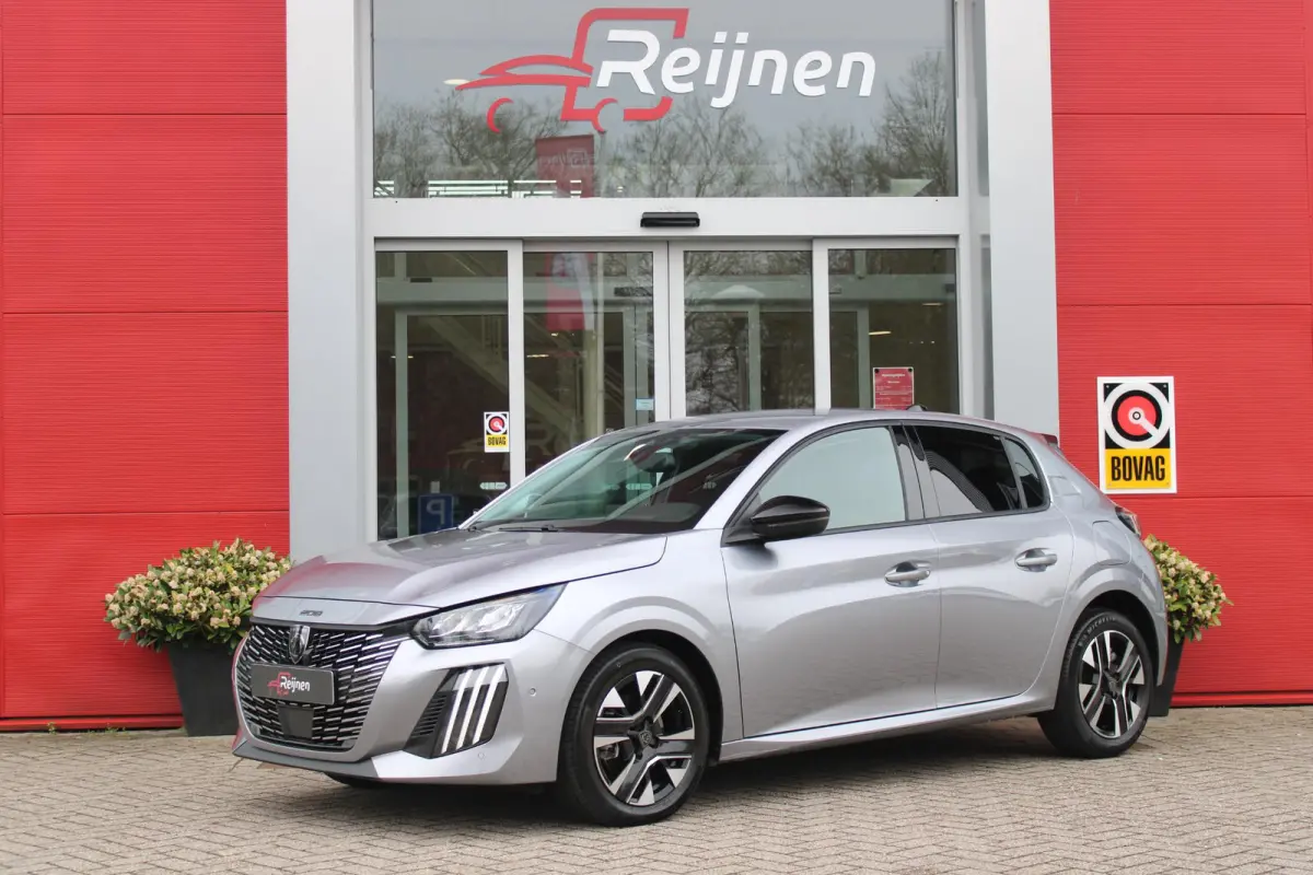 1.2 100PK ALLURE | CAMERA VOOR + ACHTER | PARKEERSENSOREN VOOR + ACHTER | DRAADLOZE APPLE CARPLAY/ANDROID AUTO | NAVIGATIE | DODEHOEK DETECTIE | CRUISE CONTROL | DAB+ RADIO | CLIMATE CONTROL