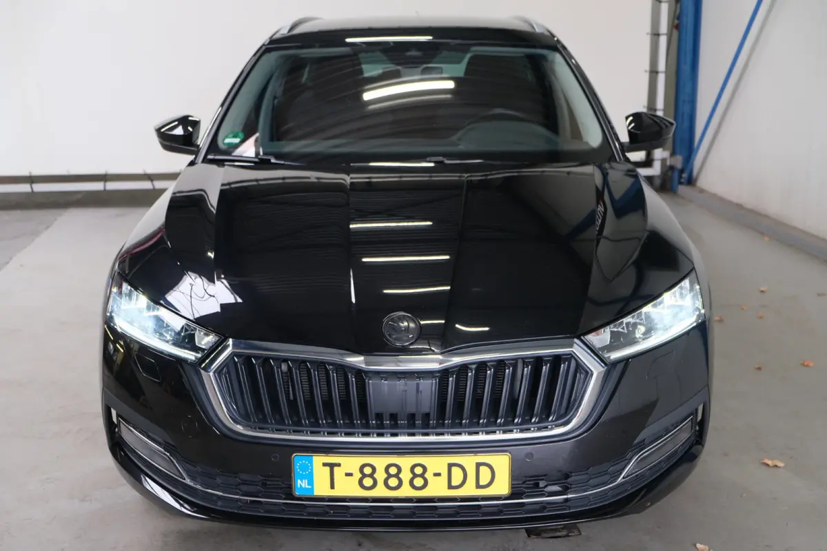 1.0 e-TSI Business Edition Plus Automaat - N.A.P. Airco, Cruise, Navi, PDC, Stoelverwarming, Carplay.
