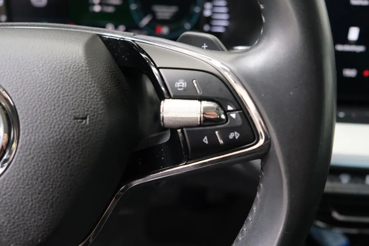 1.0 e-TSI Business Edition Plus Automaat - N.A.P. Airco, Cruise, Navi, PDC, Stoelverwarming, Carplay.