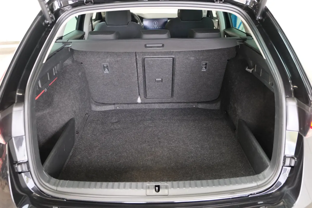 1.0 e-TSI Business Edition Plus Automaat - N.A.P. Airco, Cruise, Navi, PDC, Stoelverwarming, Carplay.