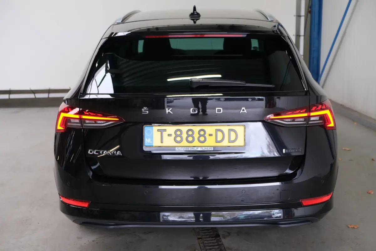 1.0 e-TSI Business Edition Plus Automaat - N.A.P. Airco, Cruise, Navi, PDC, Stoelverwarming, Carplay.