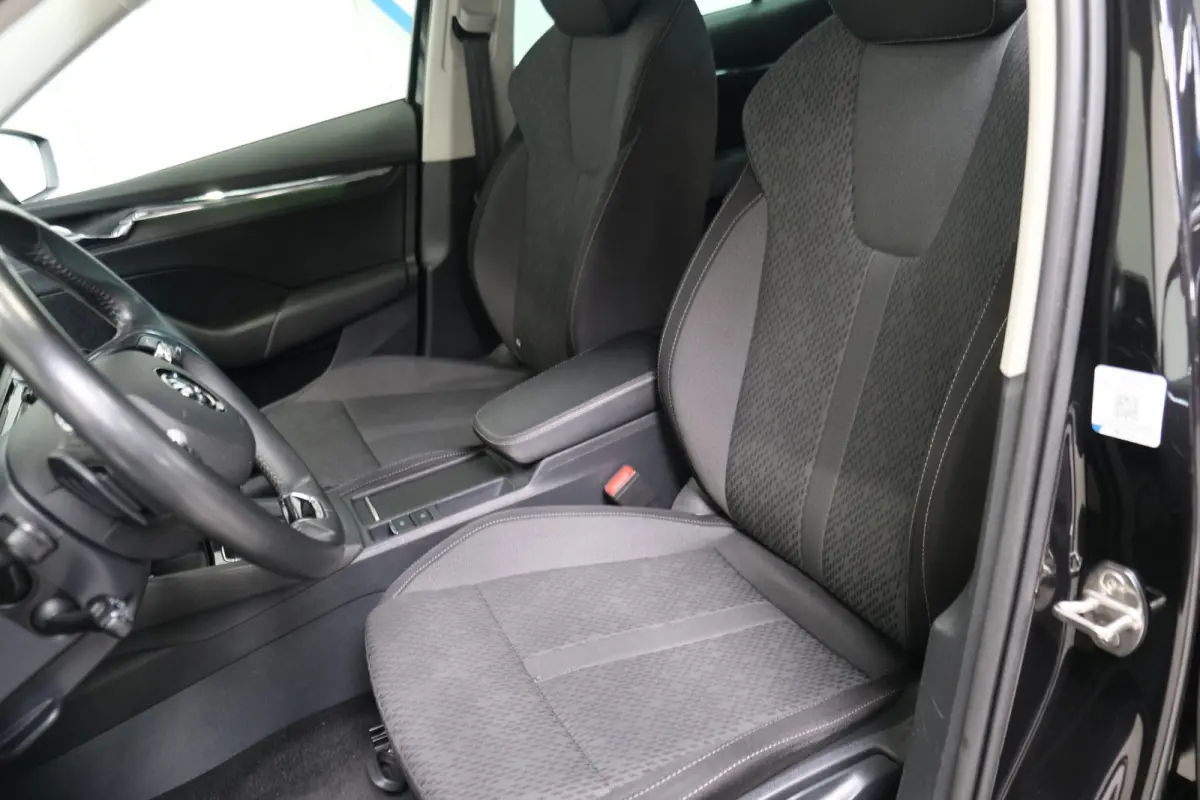 1.0 e-TSI Business Edition Plus Automaat - N.A.P. Airco, Cruise, Navi, PDC, Stoelverwarming, Carplay.