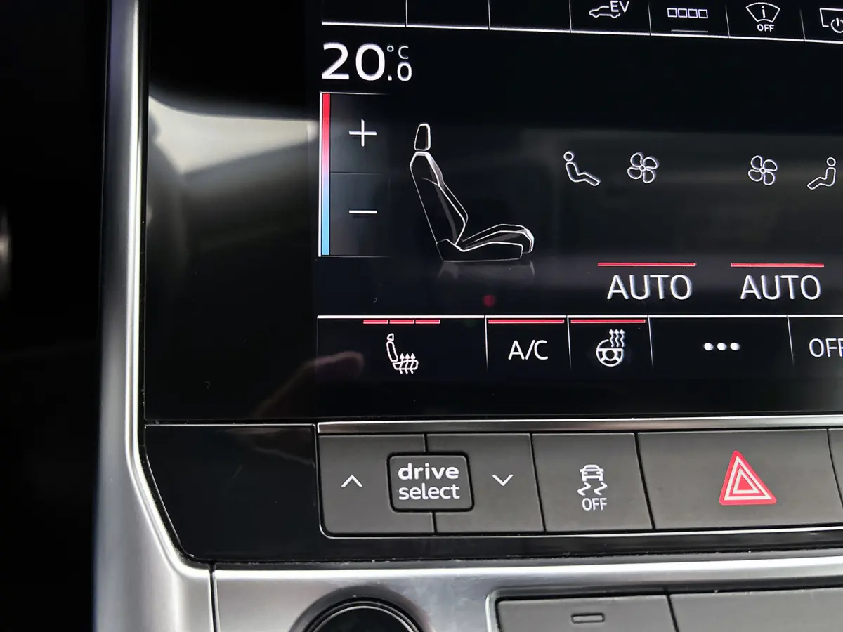 55 TFSI e quattro Pro Line S Competition(Dealer OnderH, Carplay, Stoel+Stuur VerW, Lane Assit, Head-up, Camera, Etc)