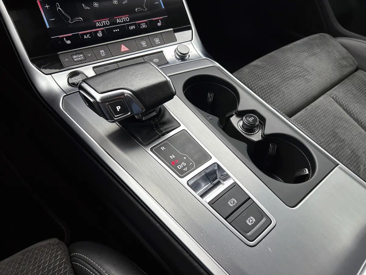 55 TFSI e quattro Pro Line S Competition(Dealer OnderH, Carplay, Stoel+Stuur VerW, Lane Assit, Head-up, Camera, Etc)