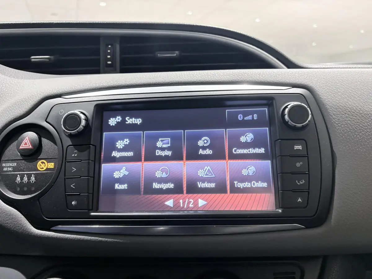 1.0 VVT-i Business Plus Airco | Bluetooth | Lederen Stuurwiel | Navigatie | Stuurwiel Multifunctioneel