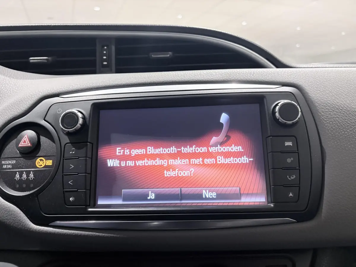 1.0 VVT-i Business Plus Airco | Bluetooth | Lederen Stuurwiel | Navigatie | Stuurwiel Multifunctioneel
