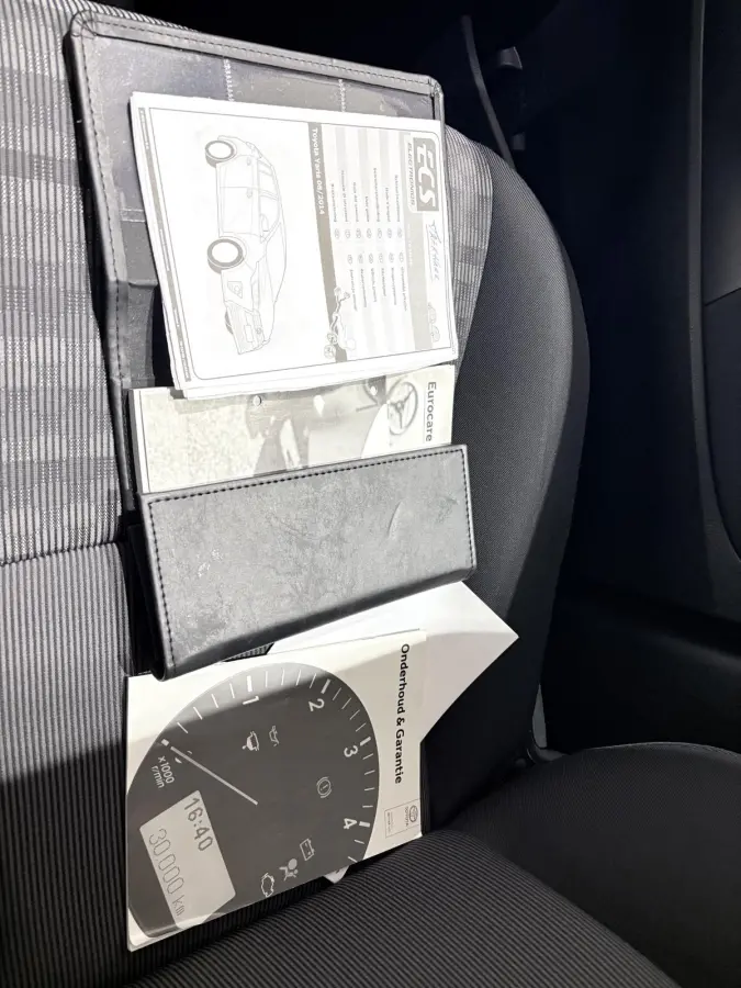 1.0 VVT-i Business Plus Airco | Bluetooth | Lederen Stuurwiel | Navigatie | Stuurwiel Multifunctioneel