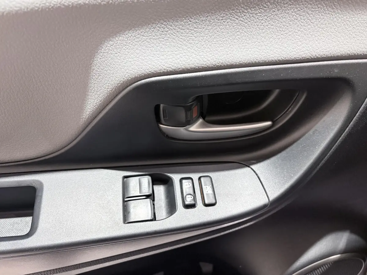 1.0 VVT-i Business Plus Airco | Bluetooth | Lederen Stuurwiel | Navigatie | Stuurwiel Multifunctioneel