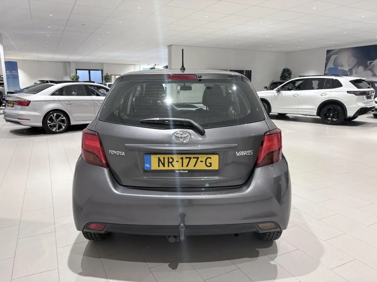 1.0 VVT-i Business Plus Airco | Bluetooth | Lederen Stuurwiel | Navigatie | Stuurwiel Multifunctioneel