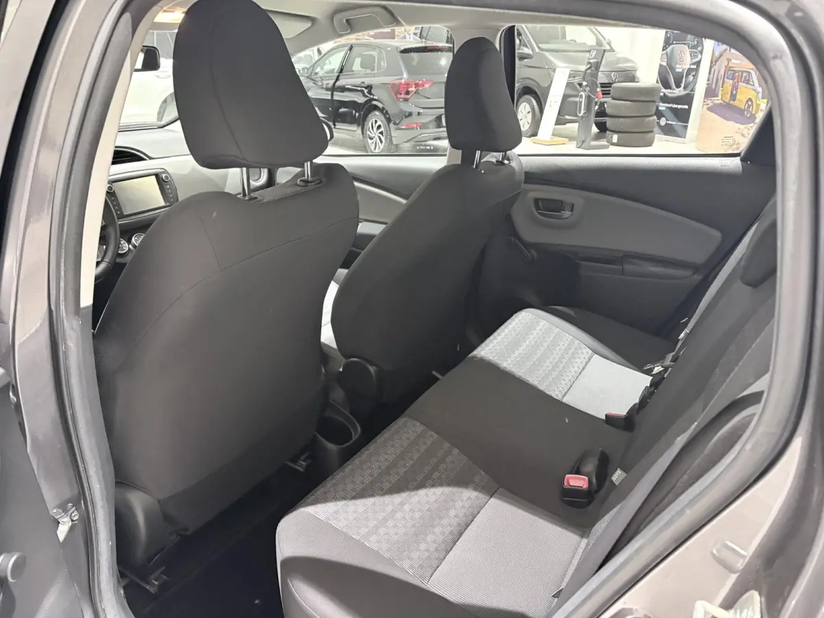 1.0 VVT-i Business Plus Airco | Bluetooth | Lederen Stuurwiel | Navigatie | Stuurwiel Multifunctioneel