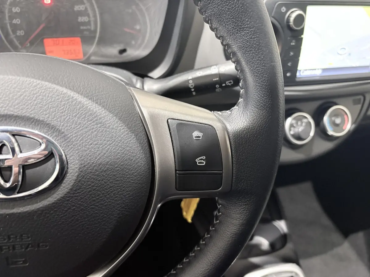 1.0 VVT-i Business Plus Airco | Bluetooth | Lederen Stuurwiel | Navigatie | Stuurwiel Multifunctioneel