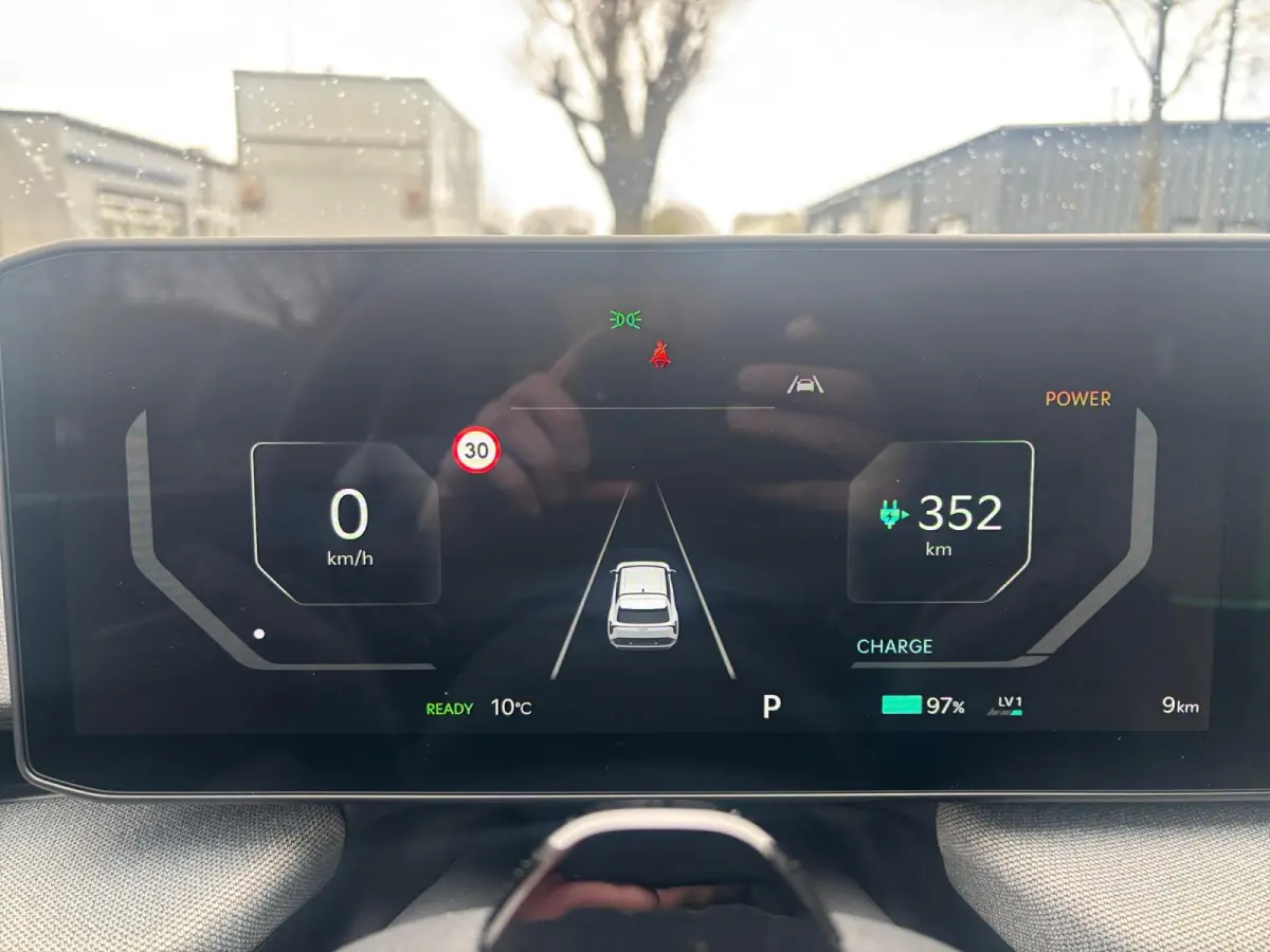 Plus Advanced 58.3 kWh Demonstratie auto | Schuifkanteldak | Achteruitrijcamera | Harmon Kardon |