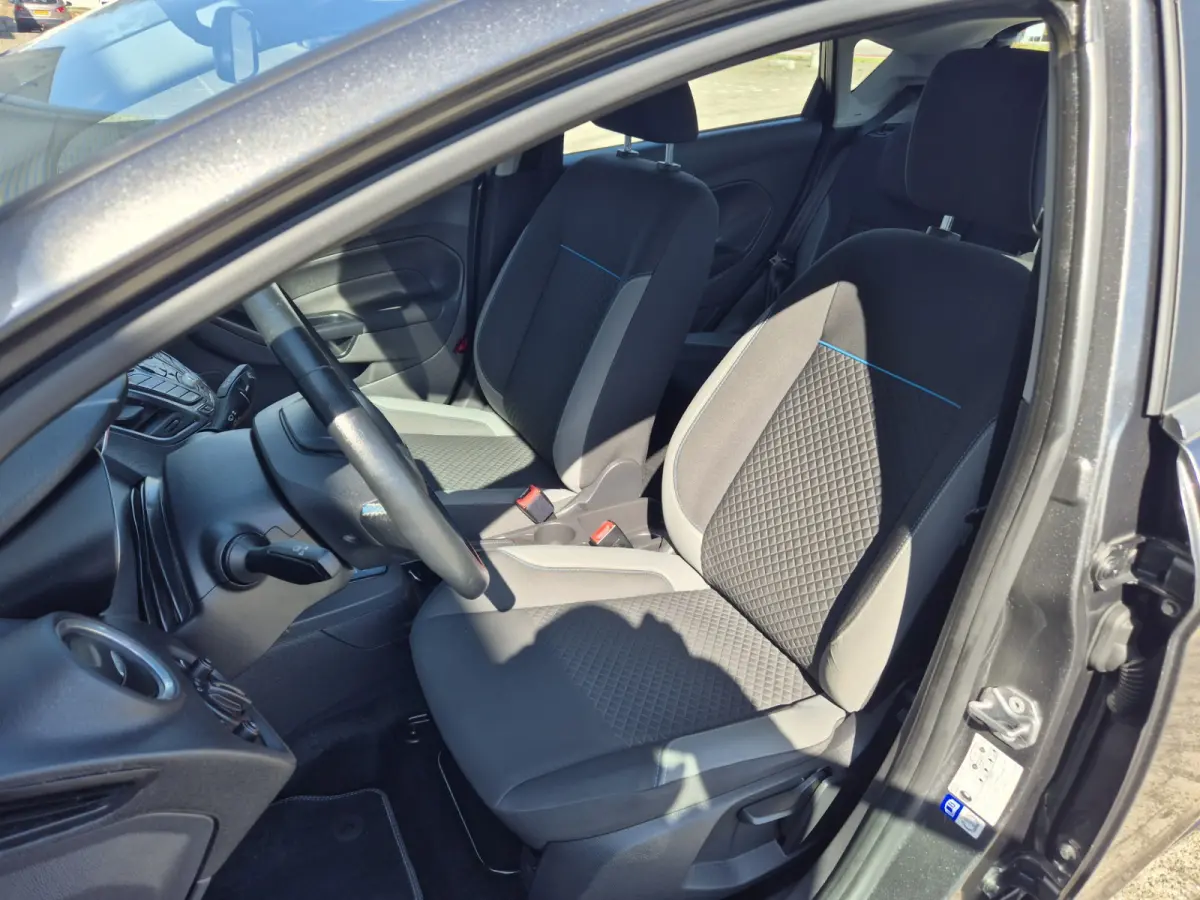 1.0 Style Ultimate,Automaat,Airco, Lm velgen,Parkeersensoren,slechts 36.000KM!!!!