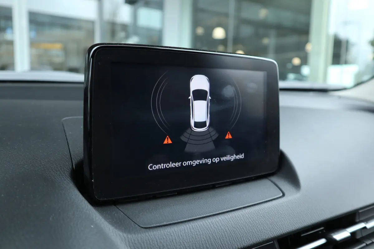 2.0 SkyActiv-G 120 Dynamic Trekhaak / Navi / Clima / Cruise / PDC