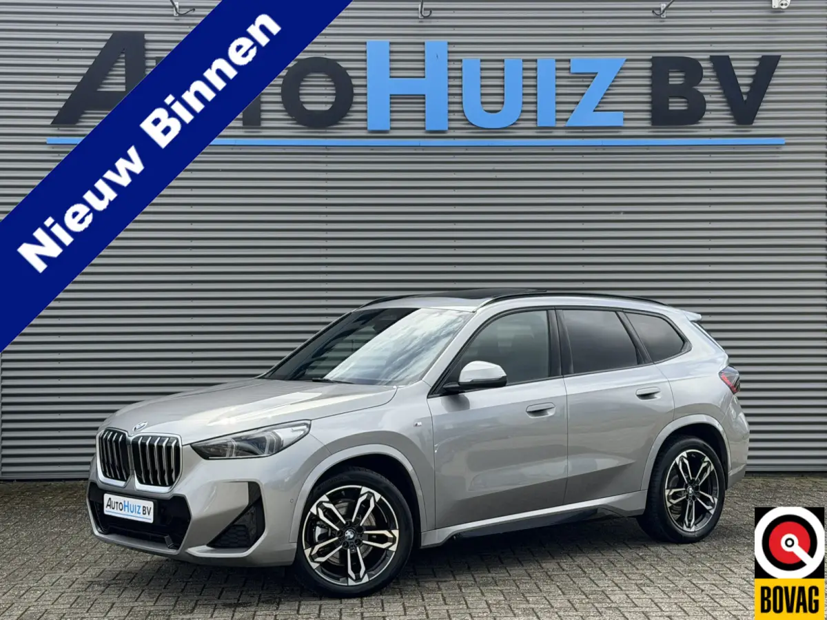 sDrive20i M Sport Premium Pakket Panoramadak Trekhaak Achteruitrijcamera Stoelverwarming Keyless Entry Carplay