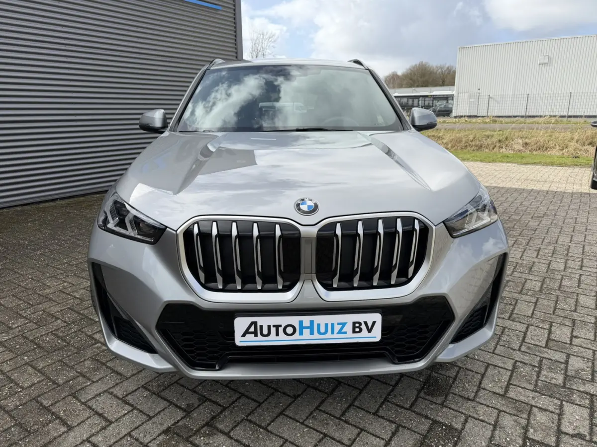 sDrive20i M Sport Premium Pakket Panoramadak Trekhaak Achteruitrijcamera Stoelverwarming Keyless Entry Carplay