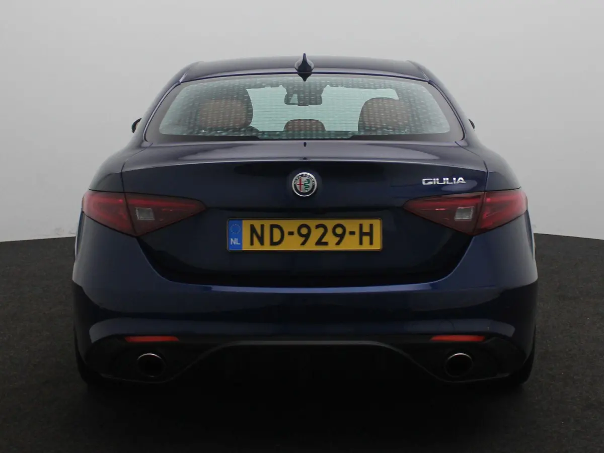 2.0T 200pk Aut. Super | Leder | Navigatie | Parkeersensoren | Sport pack