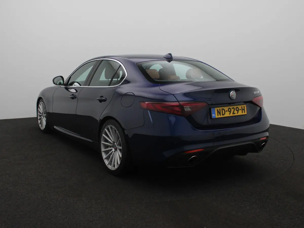 2.0T 200pk Aut. Super | Leder | Navigatie | Parkeersensoren | Sport pack