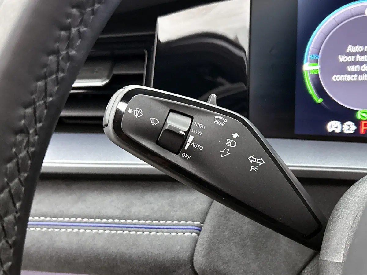 1.5 eHybrid R-Line Edition | SoH 97% | 272 PK | Automaat | Black Style | Lederen Interieur (Memory Seats) | 360* Camera (Helicopter View) | Head-Up Display | Harman-Kardon