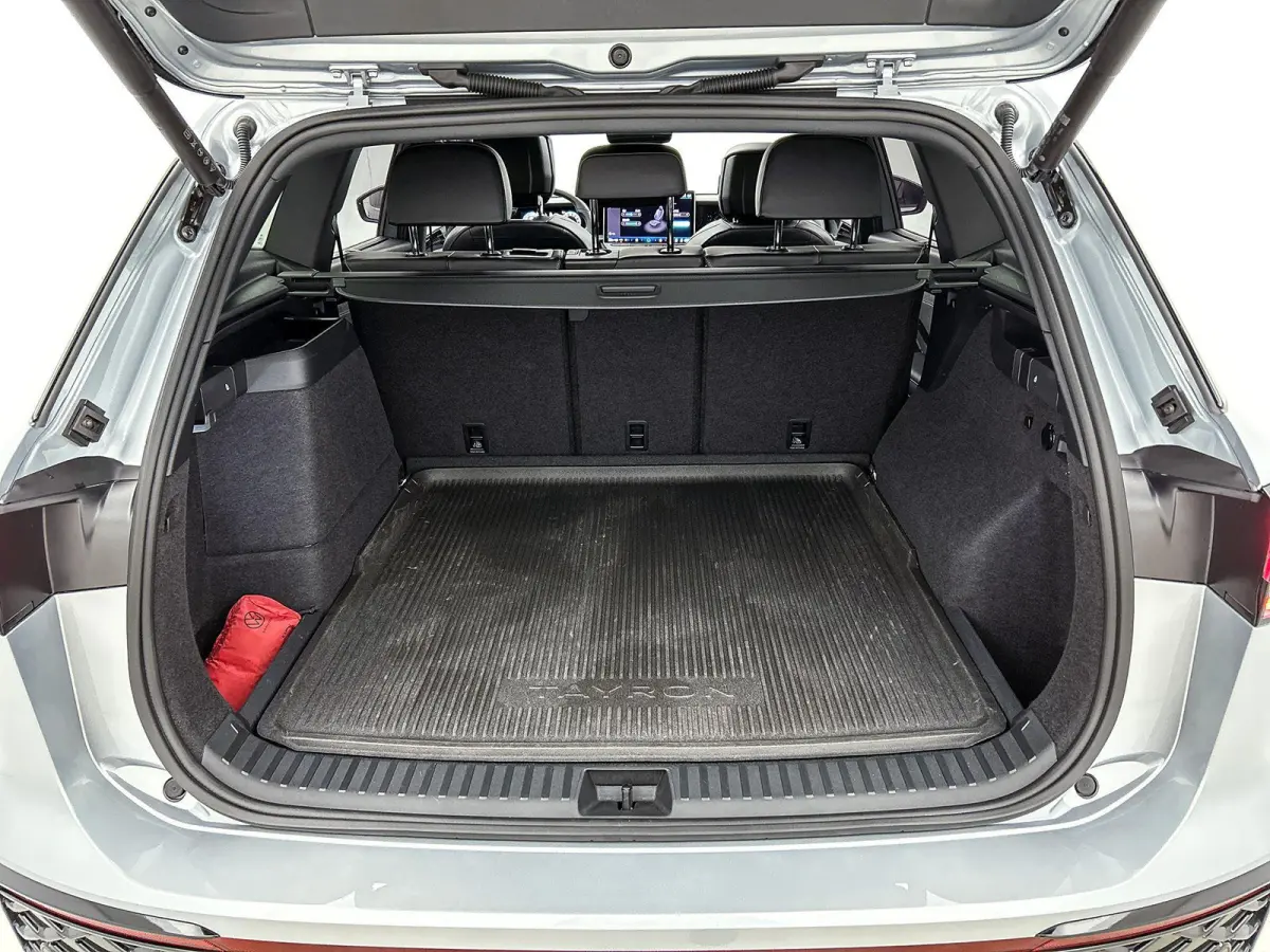 1.5 eHybrid R-Line Edition | SoH 97% | 272 PK | Automaat | Black Style | Lederen Interieur (Memory Seats) | 360* Camera (Helicopter View) | Head-Up Display | Harman-Kardon