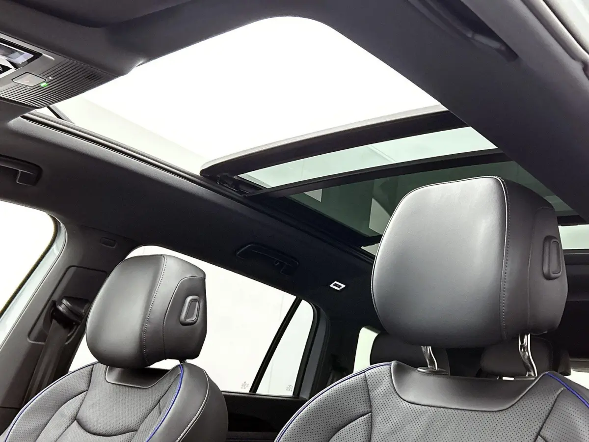 1.5 eHybrid R-Line Edition | SoH 97% | 272 PK | Automaat | Black Style | Lederen Interieur (Memory Seats) | 360* Camera (Helicopter View) | Head-Up Display | Harman-Kardon