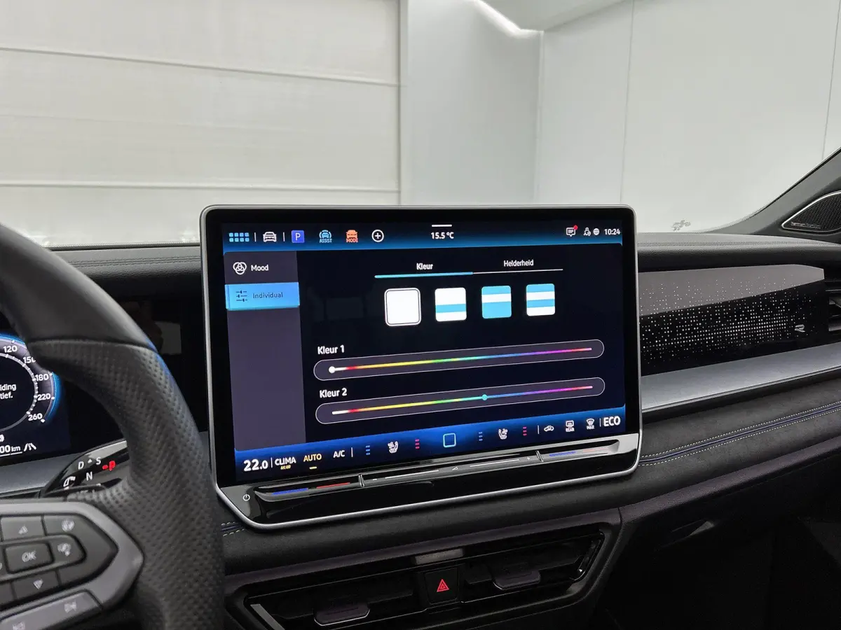 1.5 eHybrid R-Line Edition | SoH 97% | 272 PK | Automaat | Black Style | Lederen Interieur (Memory Seats) | 360* Camera (Helicopter View) | Head-Up Display | Harman-Kardon