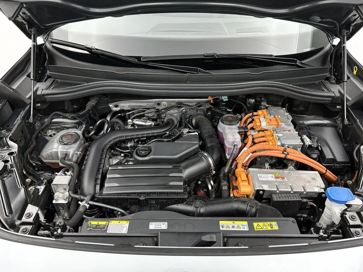 1.5 eHybrid R-Line Edition | SoH 97% | 272 PK | Automaat | Black Style | Lederen Interieur (Memory Seats) | 360* Camera (Helicopter View) | Head-Up Display | Harman-Kardon