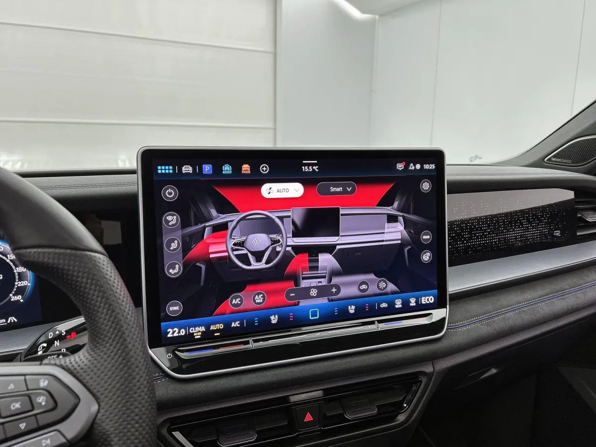1.5 eHybrid R-Line Edition | SoH 97% | 272 PK | Automaat | Black Style | Lederen Interieur (Memory Seats) | 360* Camera (Helicopter View) | Head-Up Display | Harman-Kardon