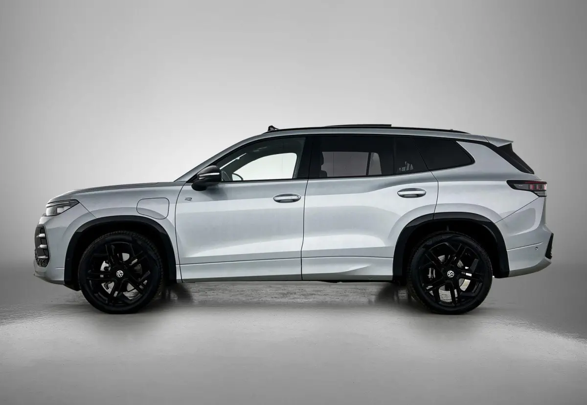 1.5 eHybrid R-Line Edition | SoH 97% | 272 PK | Automaat | Black Style | Lederen Interieur (Memory Seats) | 360* Camera (Helicopter View) | Head-Up Display | Harman-Kardon