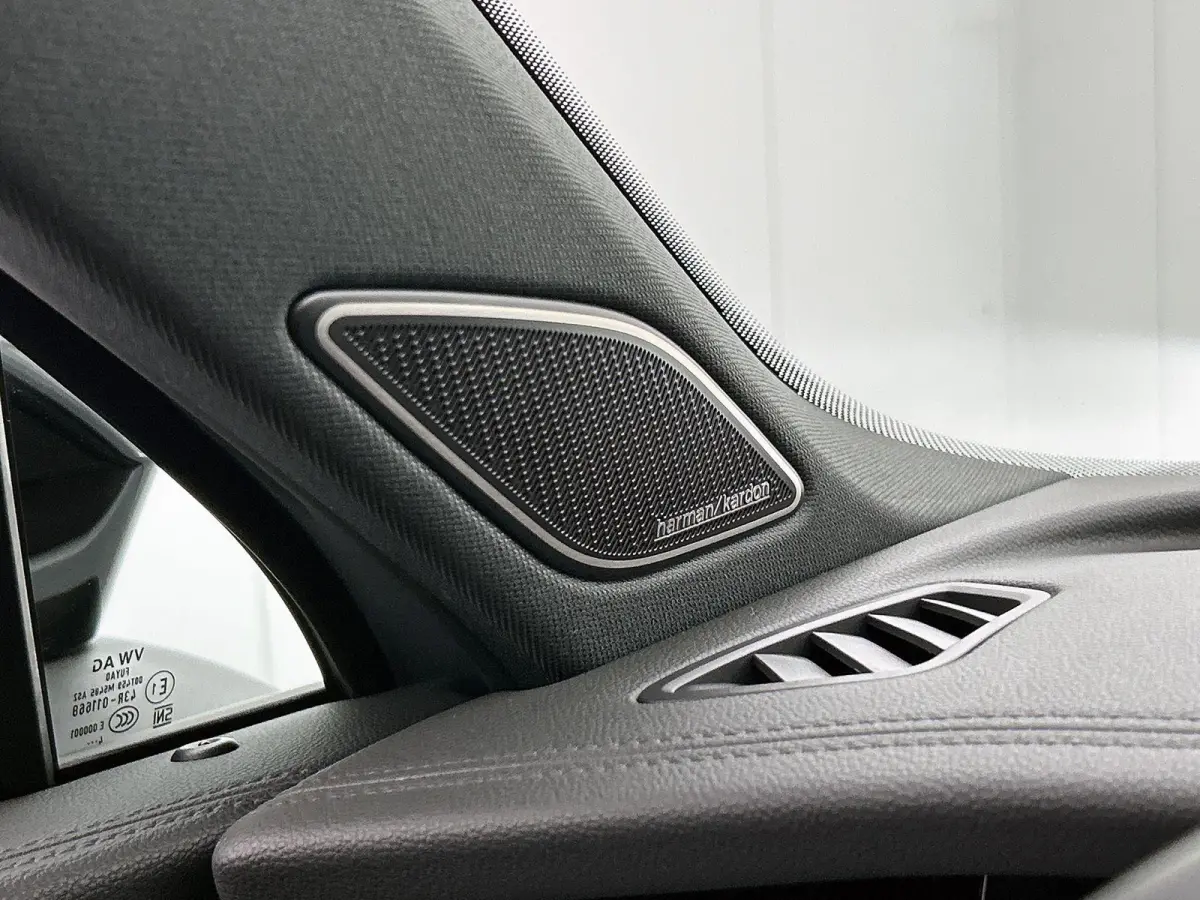 1.5 eHybrid R-Line Edition | SoH 97% | 272 PK | Automaat | Black Style | Lederen Interieur (Memory Seats) | 360* Camera (Helicopter View) | Head-Up Display | Harman-Kardon