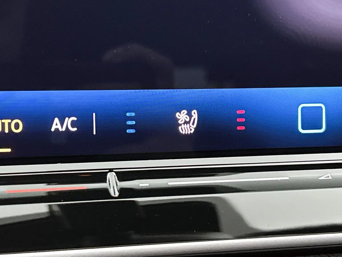 1.5 eHybrid R-Line Edition | SoH 97% | 272 PK | Automaat | Black Style | Lederen Interieur (Memory Seats) | 360* Camera (Helicopter View) | Head-Up Display | Harman-Kardon
