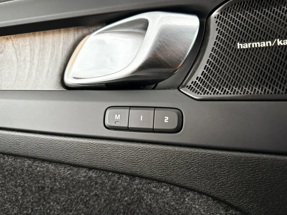 B3 Plus Dark | Panoramadak | Parkeercamera | Harman Kardon | Stoel- en Stuurverwarming