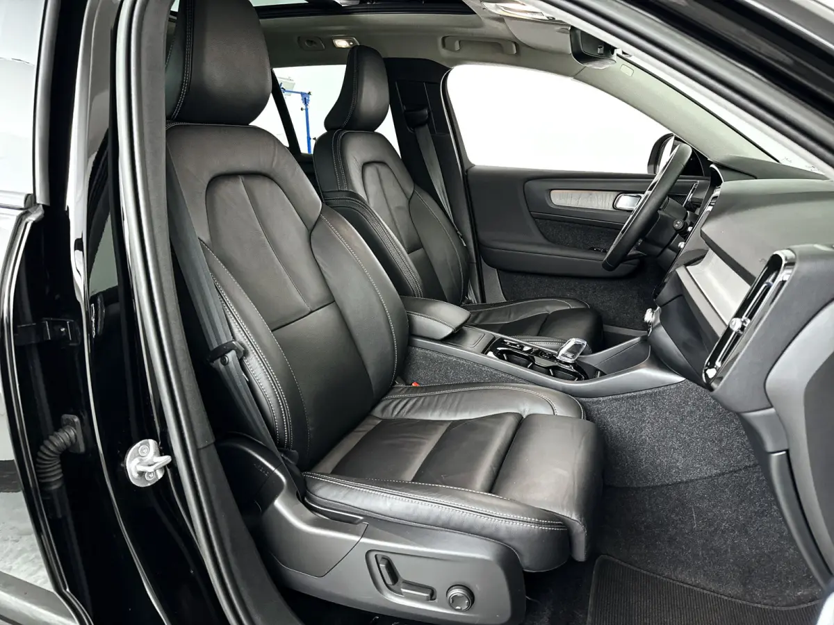 B3 Plus Dark | Panoramadak | Parkeercamera | Harman Kardon | Stoel- en Stuurverwarming