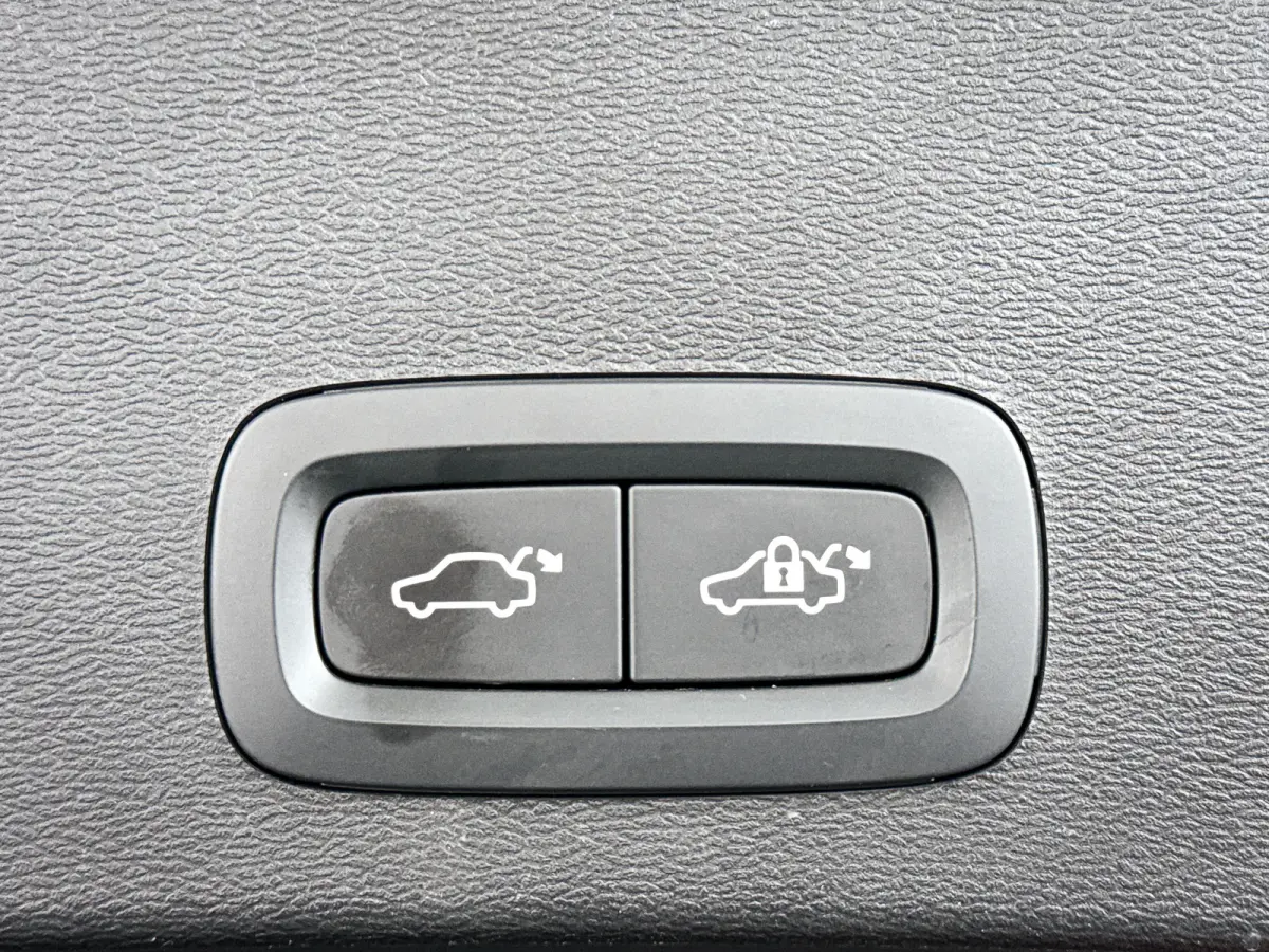 B3 Plus Dark | Panoramadak | Parkeercamera | Harman Kardon | Stoel- en Stuurverwarming
