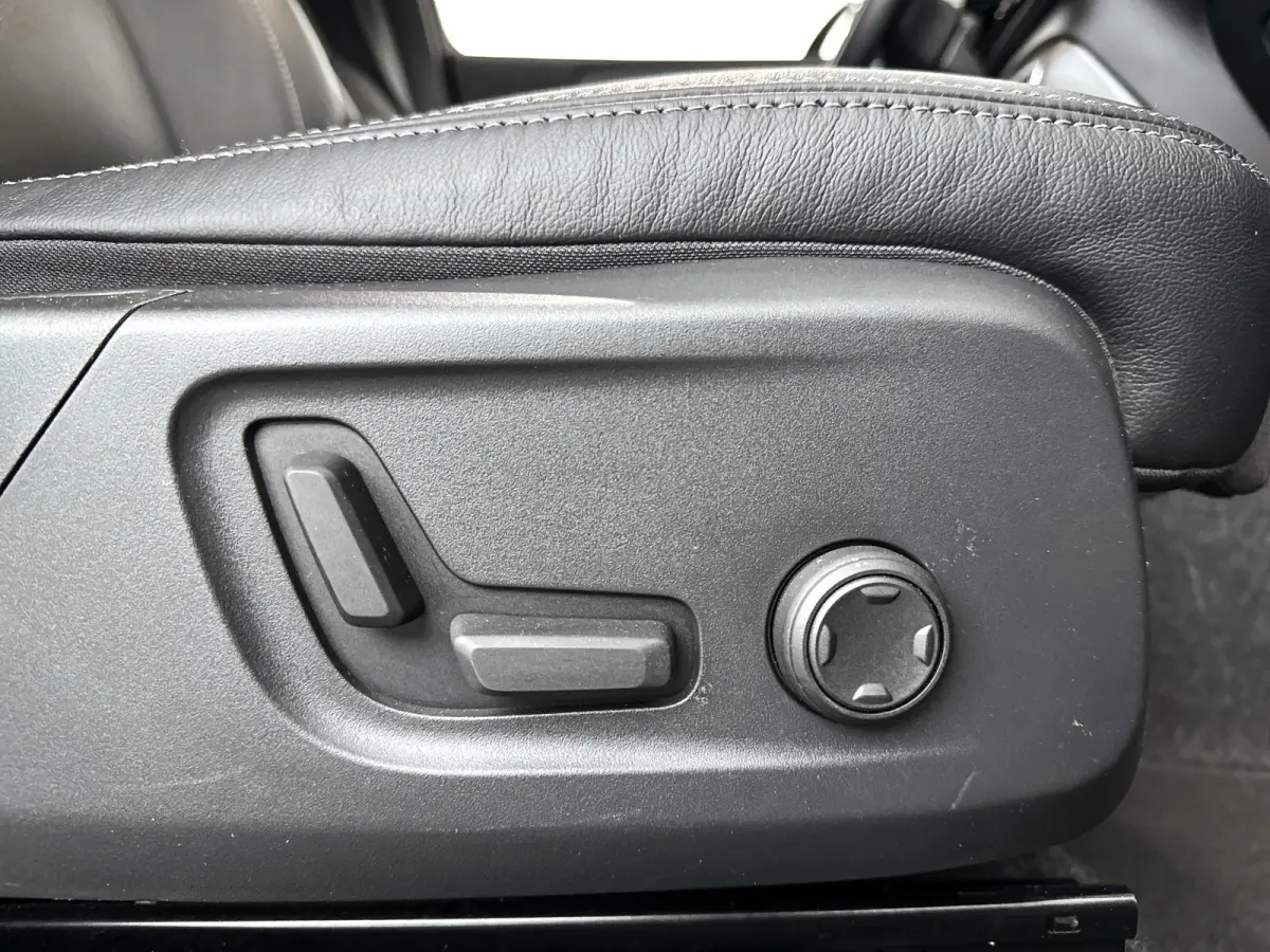 B3 Plus Dark | Panoramadak | Parkeercamera | Harman Kardon | Stoel- en Stuurverwarming