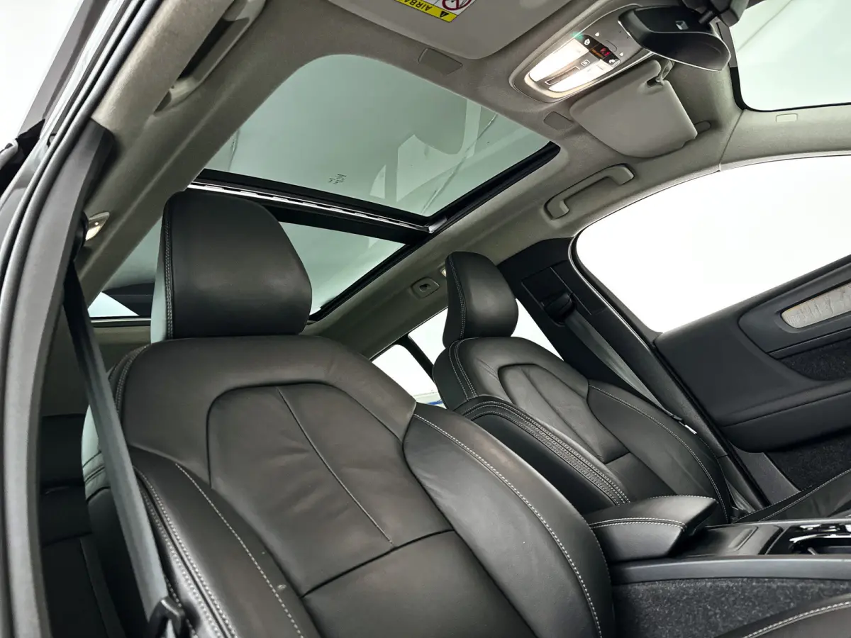 B3 Plus Dark | Panoramadak | Parkeercamera | Harman Kardon | Stoel- en Stuurverwarming