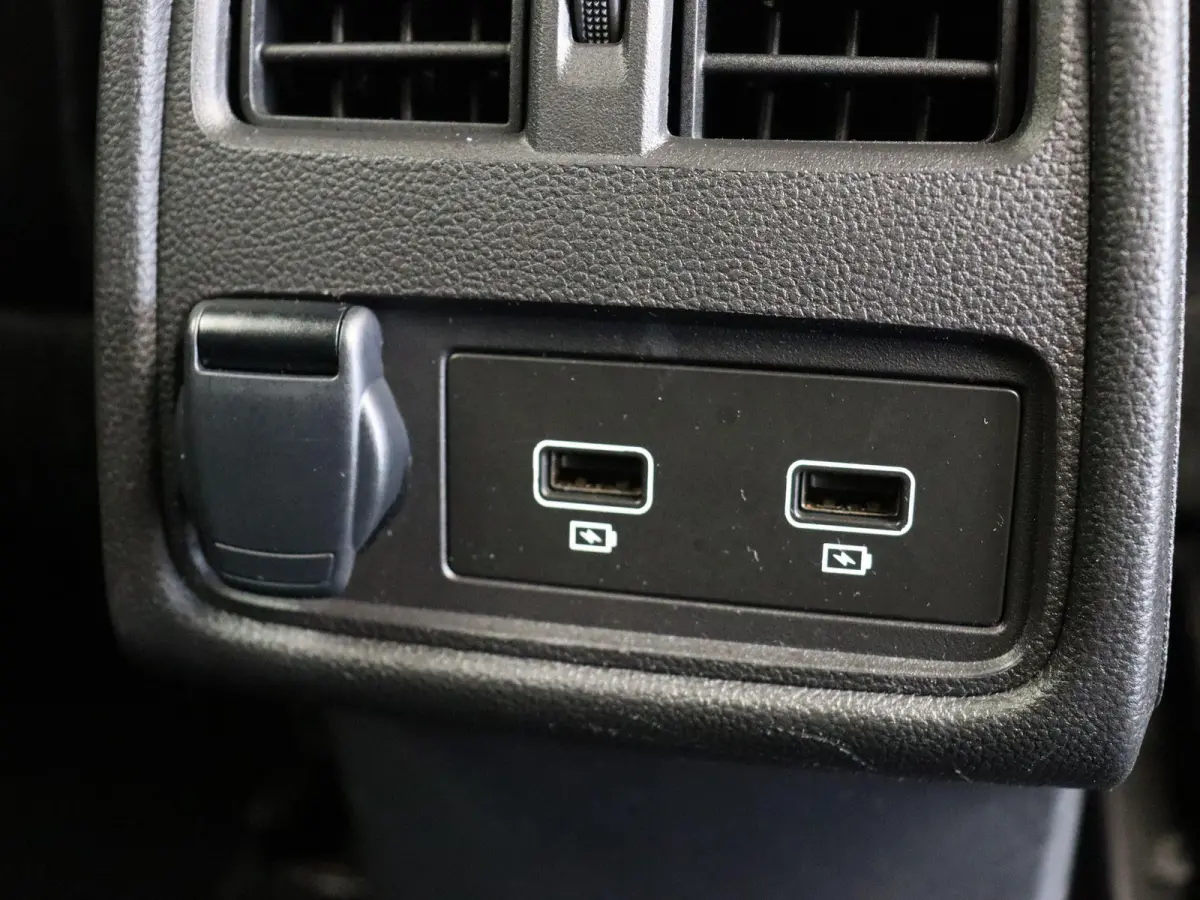 1.6 E-Tech Hybrid 145 Techno | Navigatie | Achteruitrijcamera | Parkeersensoren achter | Climate control |