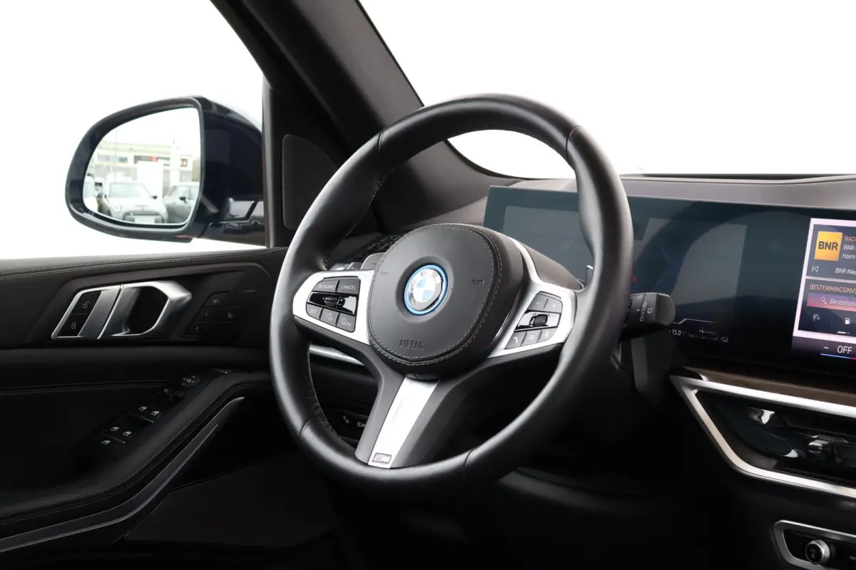 xDrive50e | SoH 100% | Sportpakket Pro | Skylounge | Comfort Stoelen | Driving Assistant Professional | Merino Leder |
