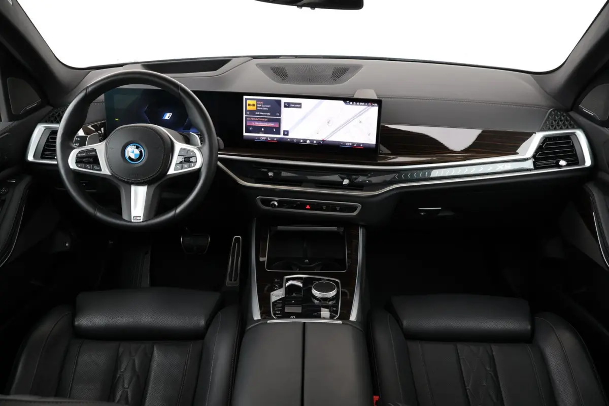 xDrive50e | SoH 100% | Sportpakket Pro | Skylounge | Comfort Stoelen | Driving Assistant Professional | Merino Leder |