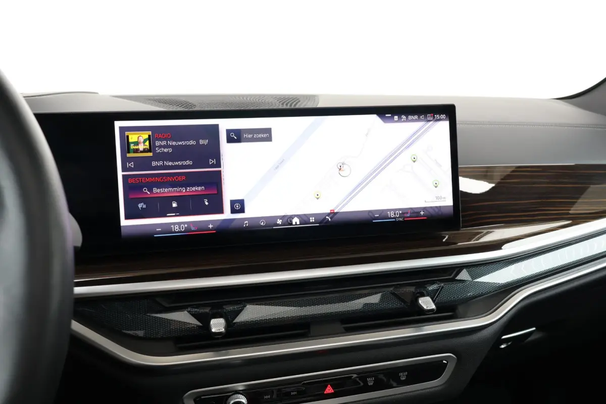 xDrive50e | SoH 100% | Sportpakket Pro | Skylounge | Comfort Stoelen | Driving Assistant Professional | Merino Leder |