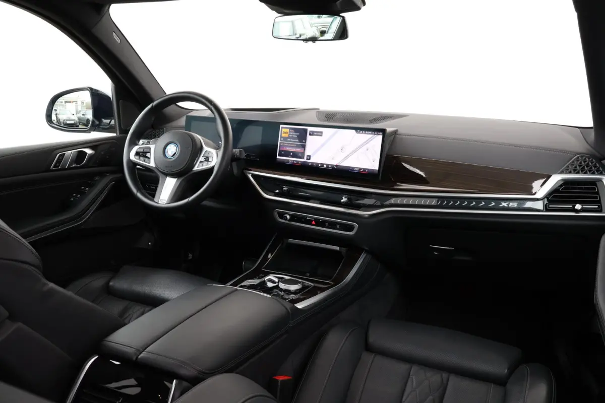 xDrive50e | SoH 100% | Sportpakket Pro | Skylounge | Comfort Stoelen | Driving Assistant Professional | Merino Leder |
