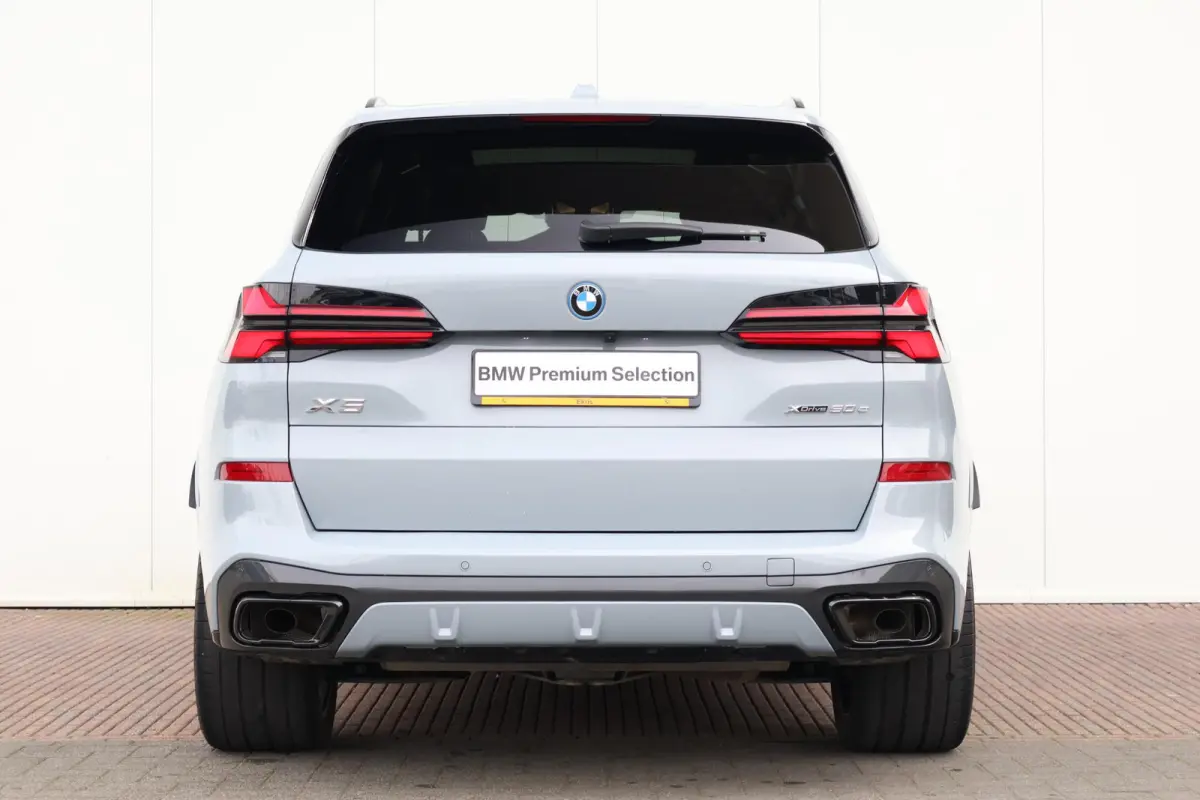xDrive50e | SoH 100% | Sportpakket Pro | Skylounge | Comfort Stoelen | Driving Assistant Professional | Merino Leder |