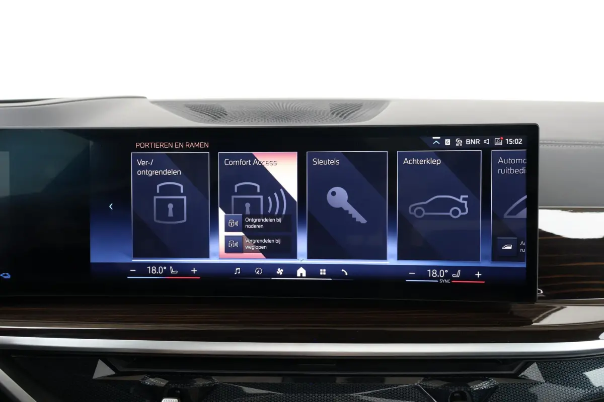 xDrive50e | SoH 100% | Sportpakket Pro | Skylounge | Comfort Stoelen | Driving Assistant Professional | Merino Leder |