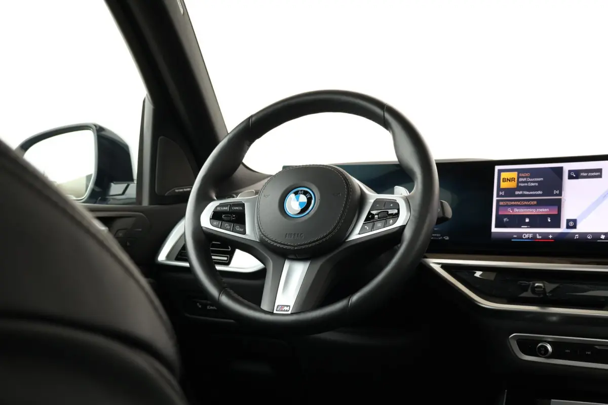 xDrive50e | SoH 100% | Sportpakket Pro | Skylounge | Comfort Stoelen | Driving Assistant Professional | Merino Leder |