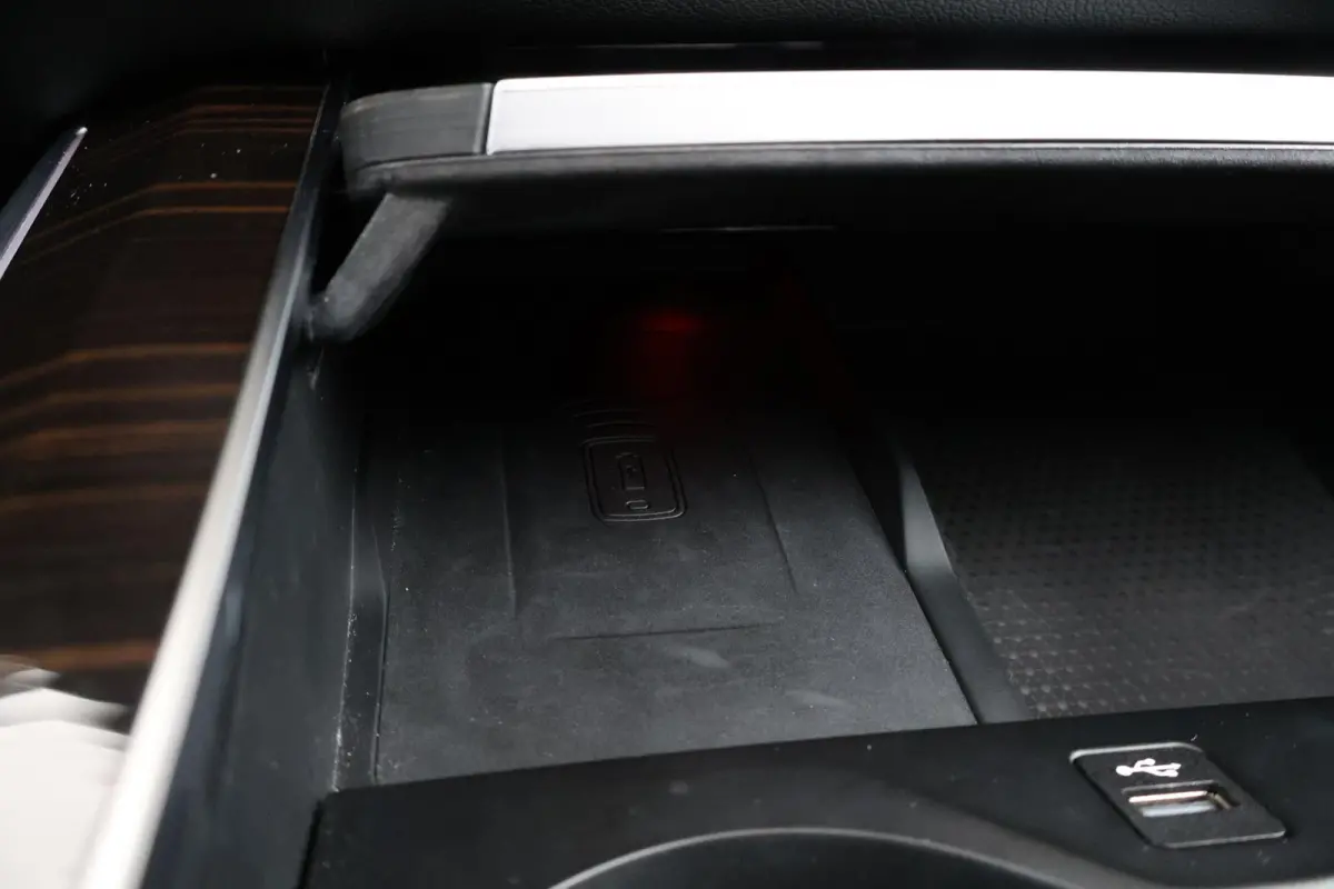 xDrive50e | SoH 100% | Sportpakket Pro | Skylounge | Comfort Stoelen | Driving Assistant Professional | Merino Leder |