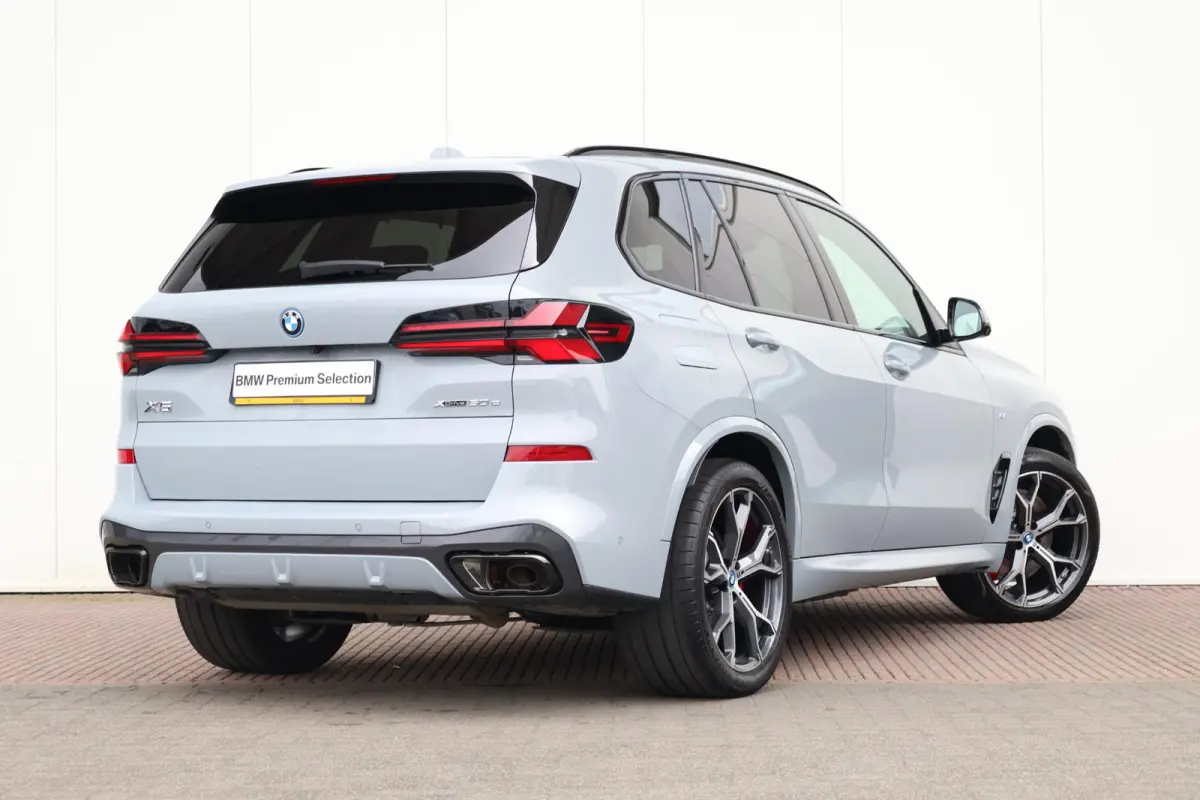 xDrive50e | SoH 100% | Sportpakket Pro | Skylounge | Comfort Stoelen | Driving Assistant Professional | Merino Leder |